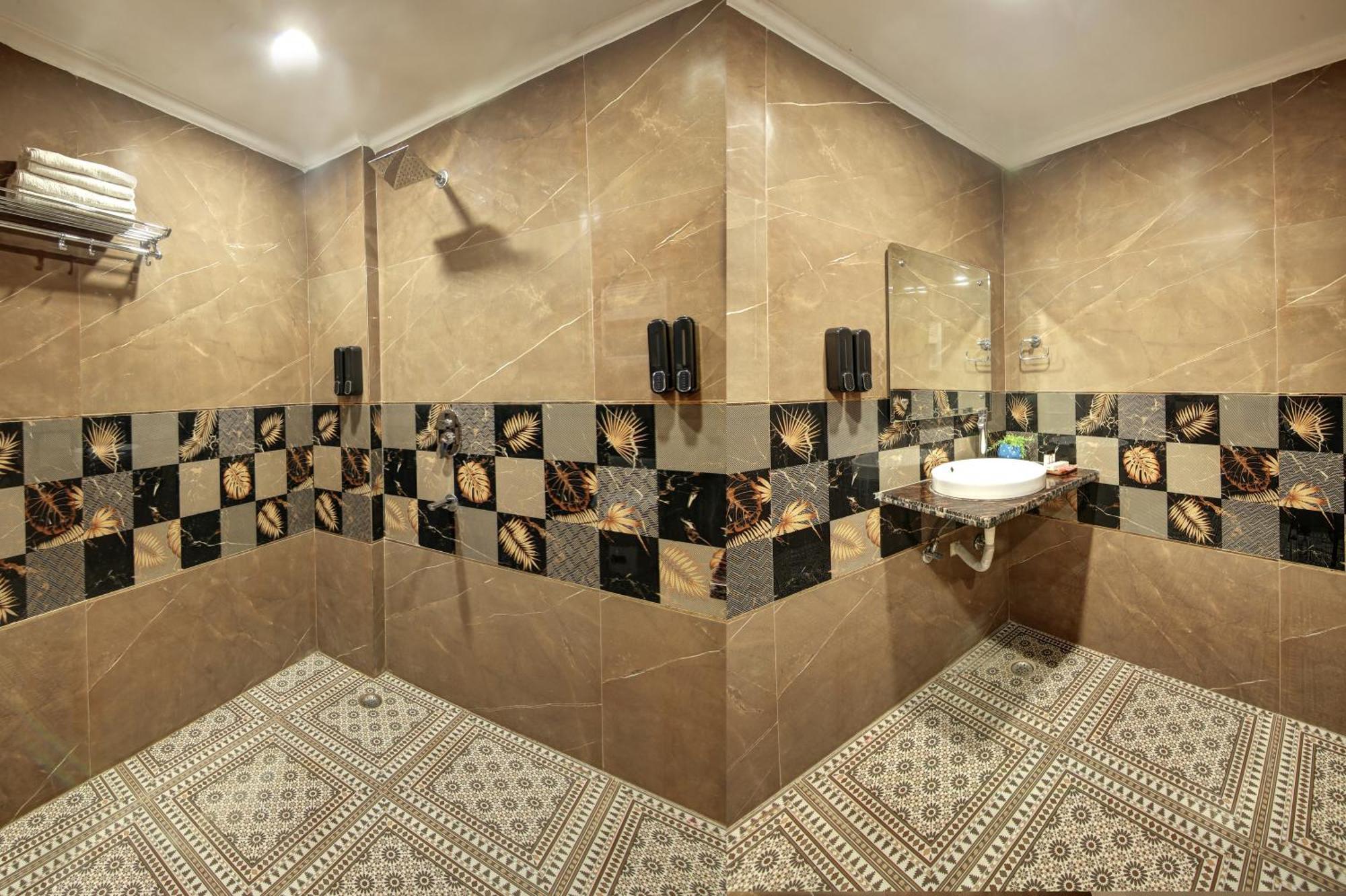 Hotel Neu Villa - Near Connaught Place & New Delhi Railway Station Bagian luar foto