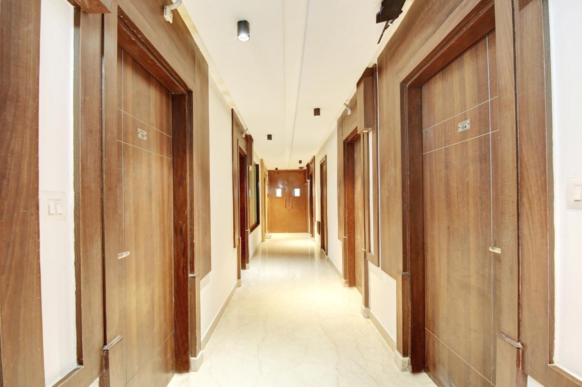 Hotel Neu Villa - Near Connaught Place & New Delhi Railway Station Bagian luar foto